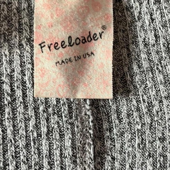 A53-Grey and white Free Loader sweater #winterknits #oversized - Picture 2 of 6
